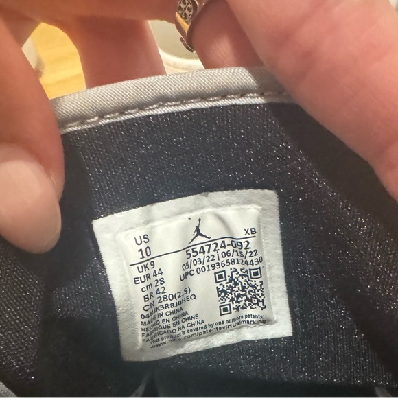 AIR JORDAN RETRO 1 MID CASUAL SHOES - Picture 5 of 5